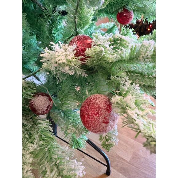 National Tree Company Christmas Tree with Easy Set Up Hinged Branches, 6ft x 34” - Picture 4 of 8